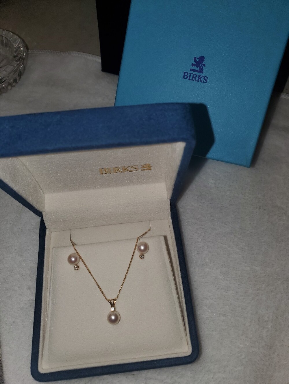 Birks White Pearl Pendant Necklace and Stud Earrings Set